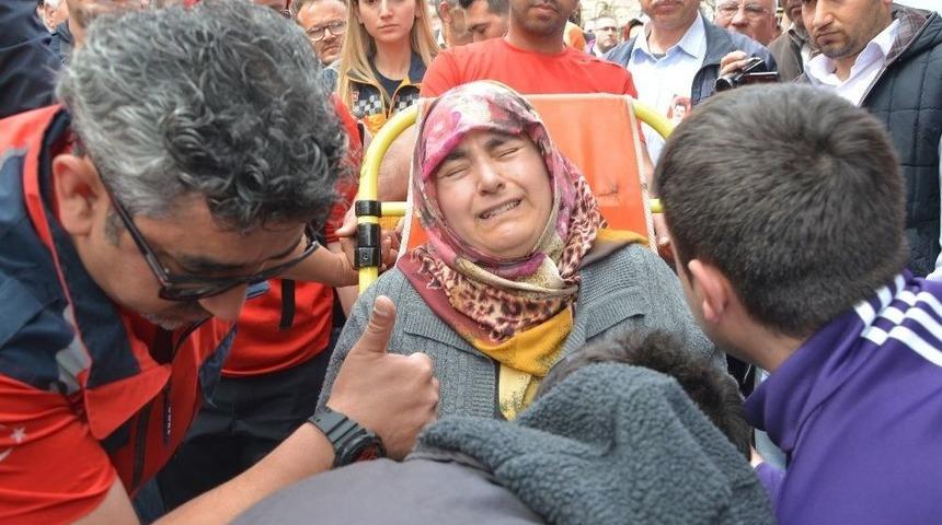 Şehit Eşinin Acısına Dayanamadı