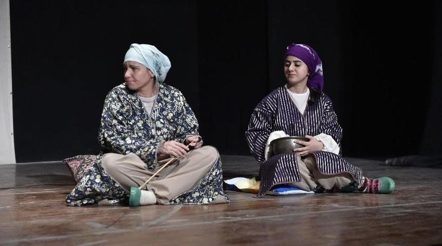 Yeteneğini G&ouml;ster Kent Tiyatrosu&rsquo;nda Rol&uuml;n&uuml; Kap