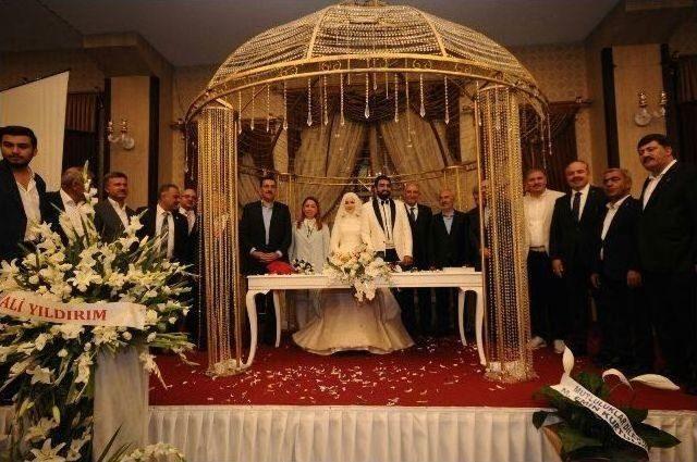 Bakan Tüfenkci Malatya’da Nikah Şahitliği Yaptı