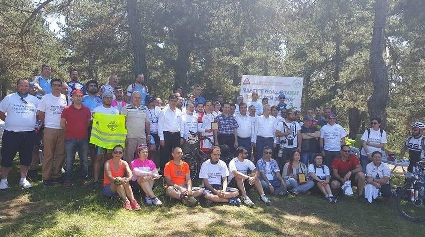 Bisikletliler K&uuml;&ccedil;&uuml;kelmalı Tabiat Parkı&rsquo;nda