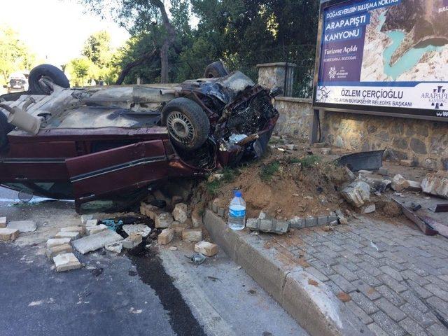 D&uuml;z Yolda Takla Atan Otomobilin S&uuml;r&uuml;c&uuml;s&uuml; Hastaneye Kaldırıldı 1
