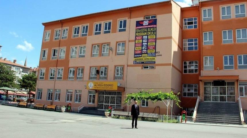 Ali Rıza &Ouml;zderici Kız Anadolu İmam Hatip Lisesi Yeni &Ouml;ğrencilerini Bekliyor
