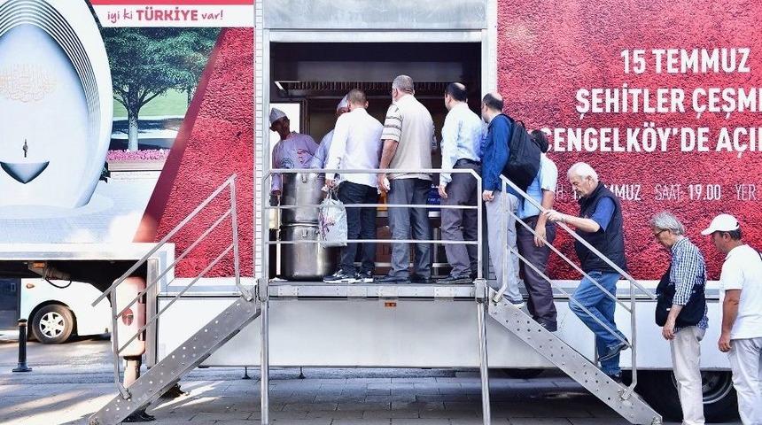 Üsküdar Belediyesi 15 Temmuz Şehitleri İçin Çorba Dağıttı