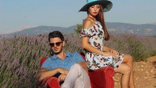 Lavanta Tarlasında Model Çekimi