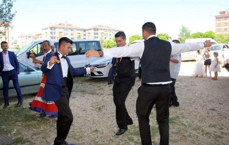 (özel Haber) Ekmek Teknesi Çekiciyi, Gelin Arabası Yaptı G3