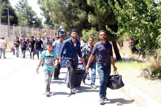 Bayram İ&ccedil;in &Uuml;lkelerine Giden Suriyelilerden Yaklaşık 48 Bini T&uuml;rkiye&rsquo;ye D&ouml;nd&uuml; 2