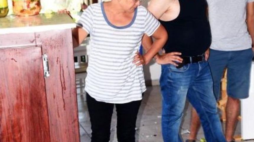 İşten &Ccedil;ıkartılan Aş&ccedil;ı Kadının &Ouml;fkesi