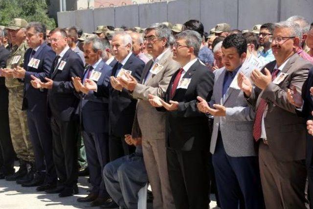 Hatay Şehitleri G&ouml;zyaşlarıyla Uğurlandı 2
