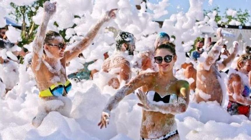 K&ouml;p&uuml;k Partisinde Serinlediler