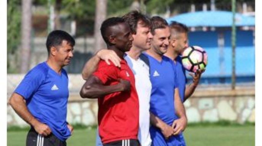 Evkur Yeni Malatyaspor&rsquo;da Dialiba Rekabete Hazır