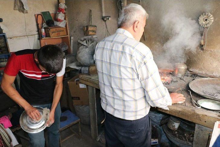 Yozgat’ta Son Kalaycı Ustası Mesleğini Devam Ettirmeye Çalışıyor G2