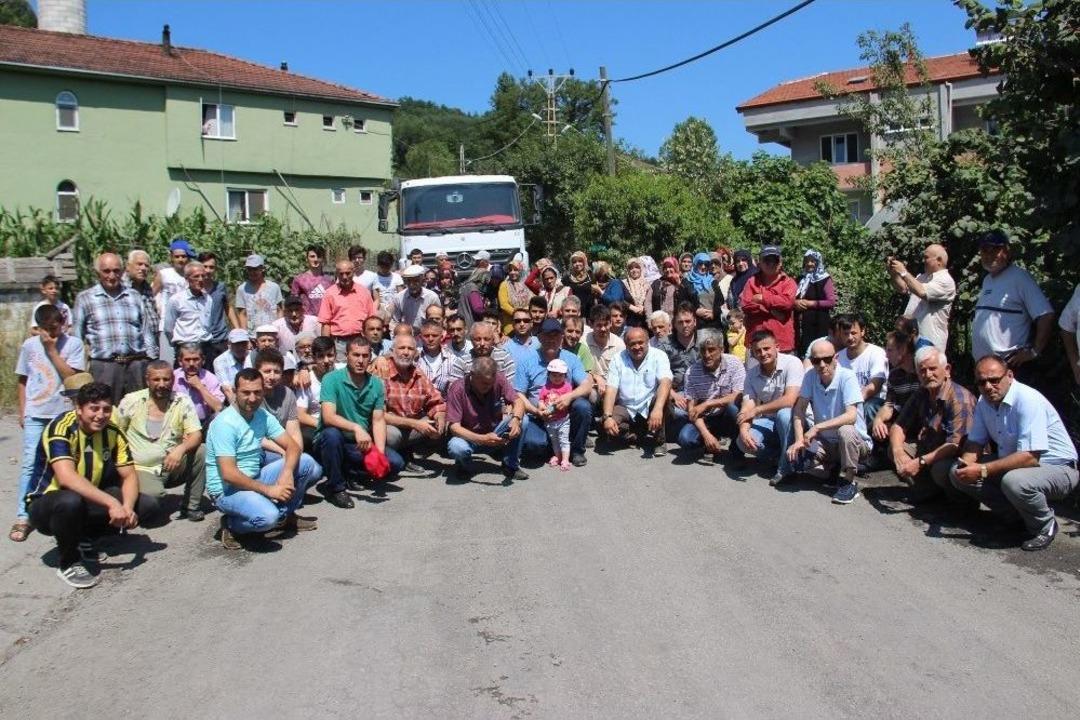 K&ouml;yl&uuml;ler Yol Kapatıp Eylem Yaptı