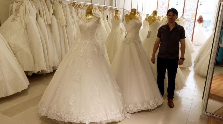 D&uuml;ğ&uuml;n Sezonu A&ccedil;ıldı Yozgat&rsquo;ta Gelinlik Satışları Arttı
