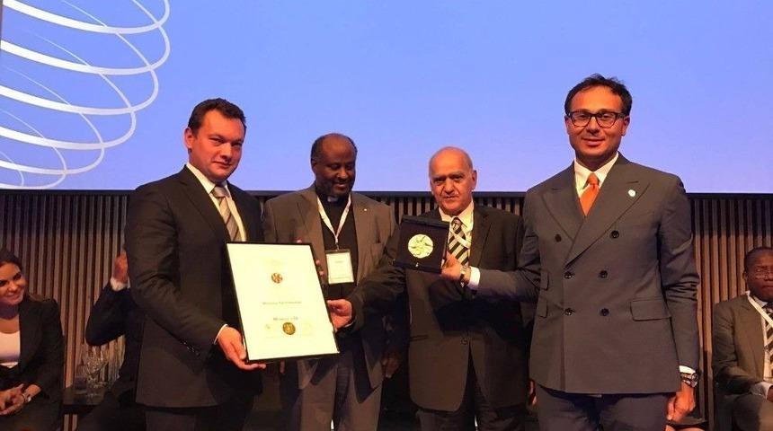 Hasanov’a İpanya’dan Madalya