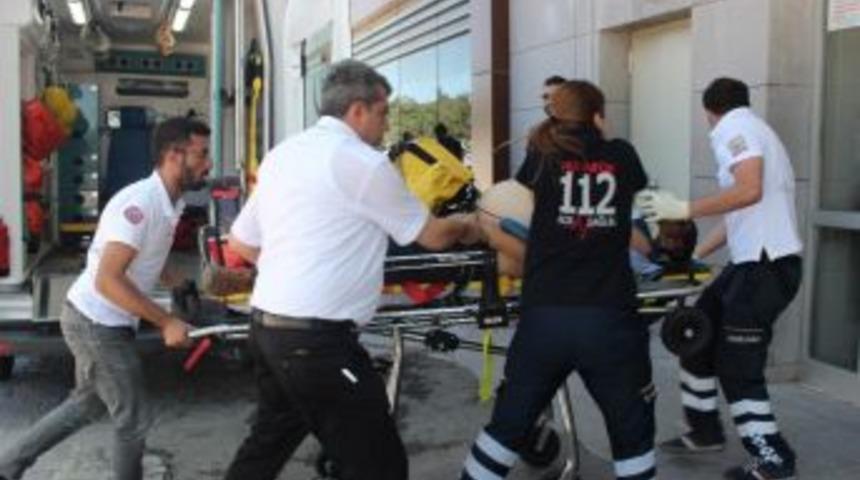 Elazığ&rsquo;da Trakt&ouml;r Kazası: 1 Yaralı