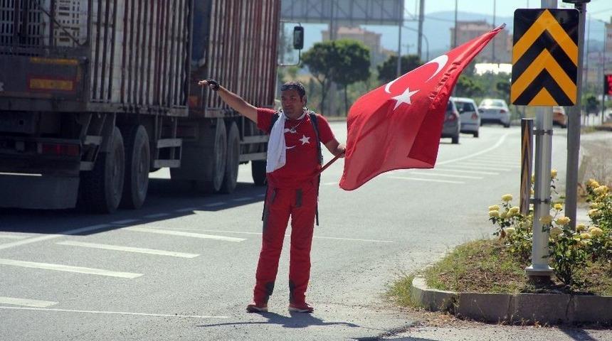 15 Temmuz Şehitleri İ&ccedil;in Ankara&rsquo;ya Y&uuml;r&uuml;yor