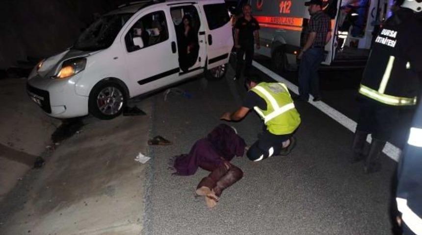 Bursa&rsquo;Da 2 &Ouml;l&uuml;ml&uuml; Kazada 3 Şof&ouml;re De G&ouml;zaltı