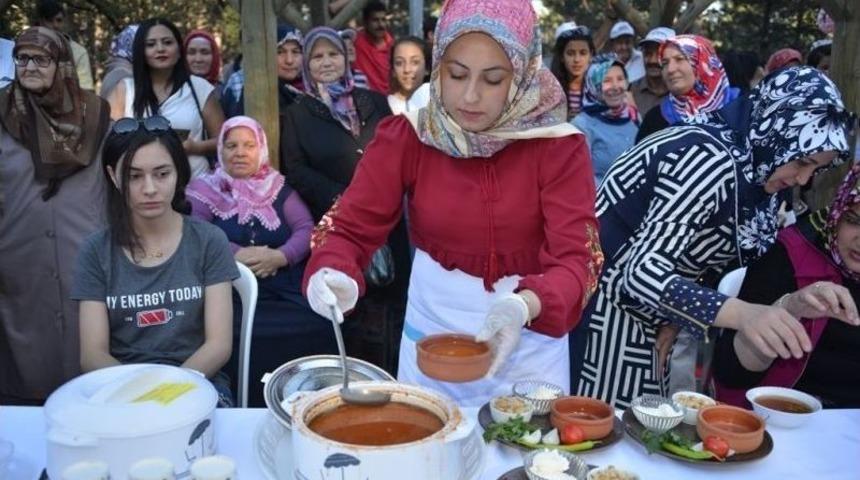 Gediz&rsquo;de &lsquo;en G&uuml;zel Tarhana Pişirme&rsquo; Yarışması