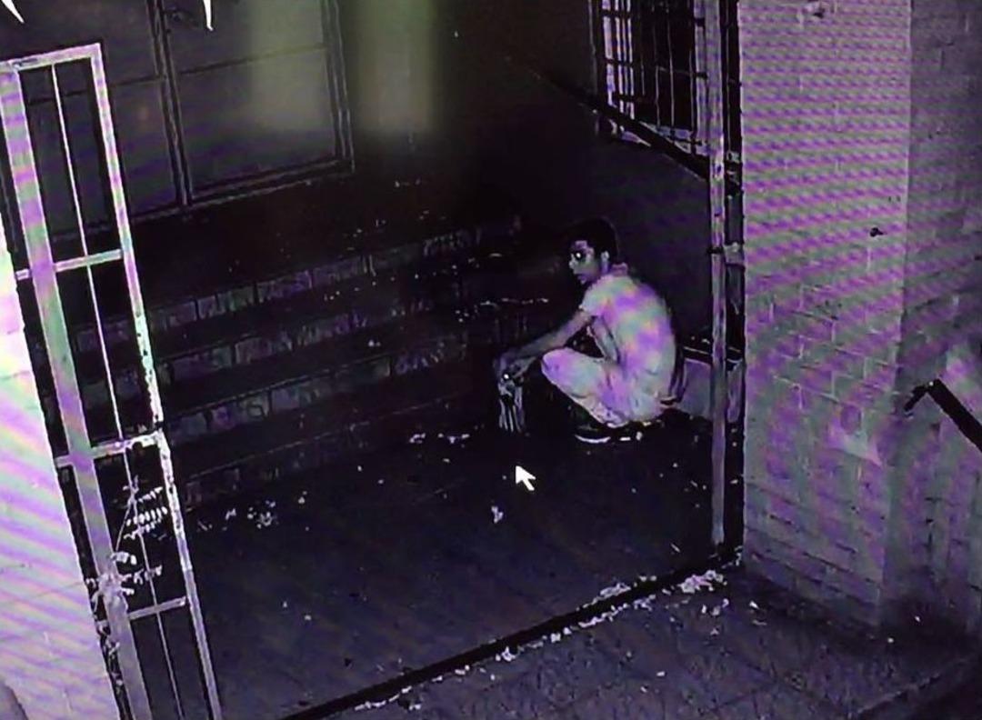 Okuldaki Hırsızlık Anı G&uuml;venlik Kamerasında