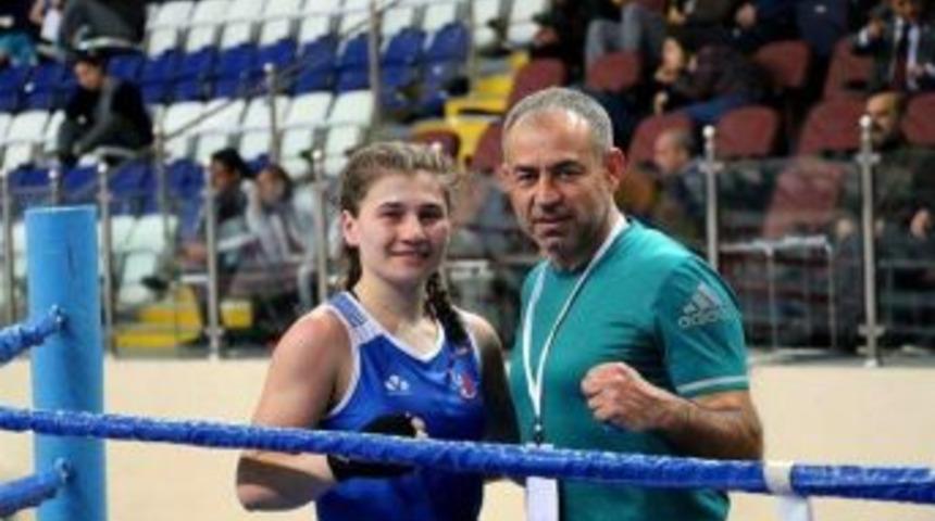 Milli Boks&ouml;r &Ccedil;ağla Alu&ccedil;, Avrupa İkincisi Oldu