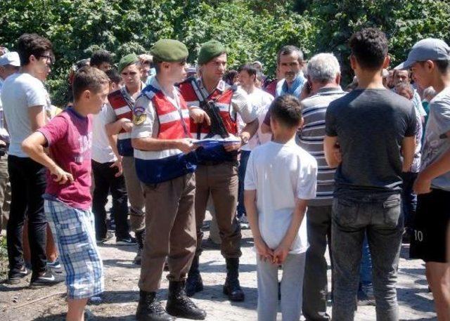 Zonguldak'ta Köylüler Yol Kapatarak Eylem Yaptı