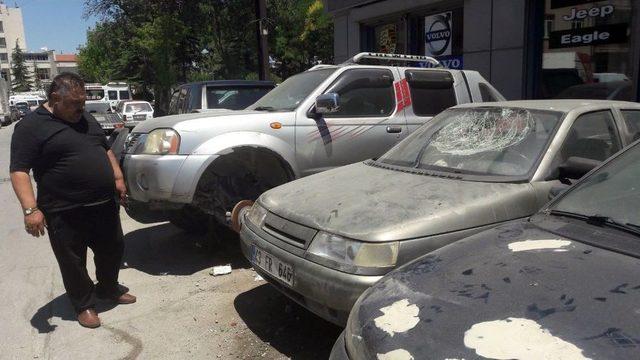 2 Küçük Kafadar 5 Otomobile Böyle Zarar Verdi