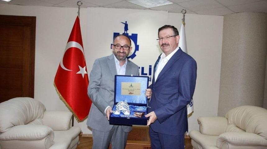 H&uuml;seyin &Uuml;z&uuml;lmez&rsquo;den İlhan Bayram&rsquo;a Ziyaret