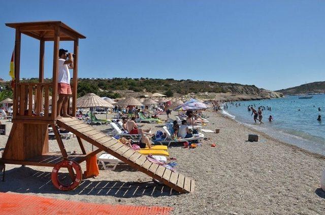 Foça’nın Mavi Bayraklı Plajları Tatilcilerin Gözdesi