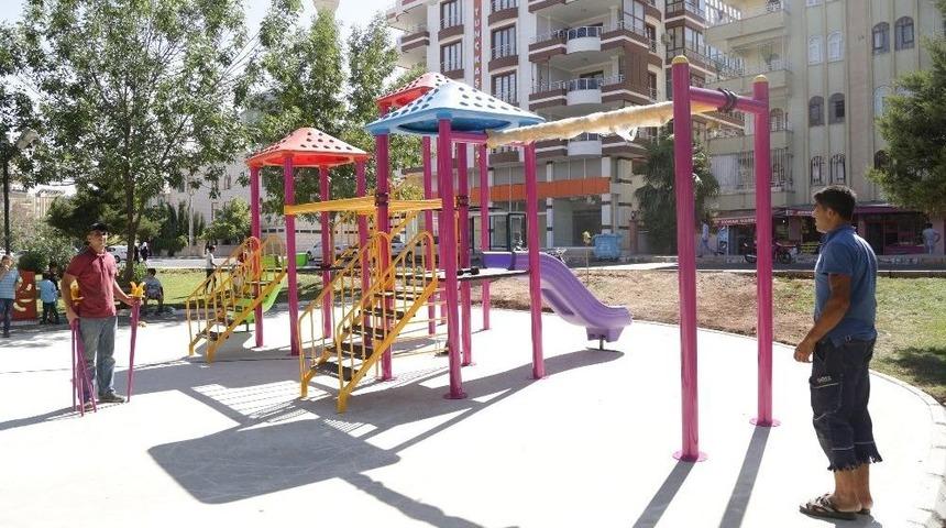Haliliye Belediyesinden Parklara Yeni Oyun Grubu