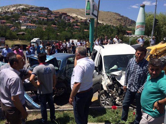 Beypazarı’nda Zincirleme Kaza: 5 Yaralı