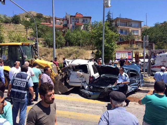 Beypazarı’nda Zincirleme Kaza: 5 Yaralı