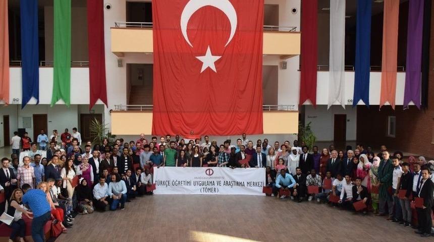 T&ouml;mer T&uuml;rk&ccedil;e Hazırlık Kursları İlk Mezunlarını Verdi