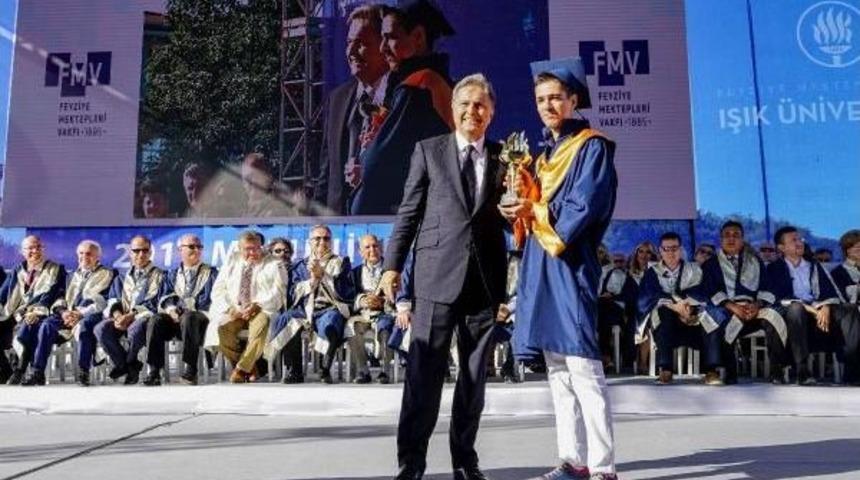 Fmv Işık &Uuml;niversitesi 18'inci D&ouml;nem Mezunlarını Uğurladı
