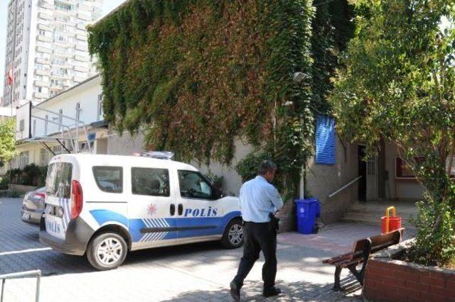 M&uuml;d&uuml;r&uuml;n Diz&uuml;st&uuml; Bilgisayarını &Ccedil;aldı 2