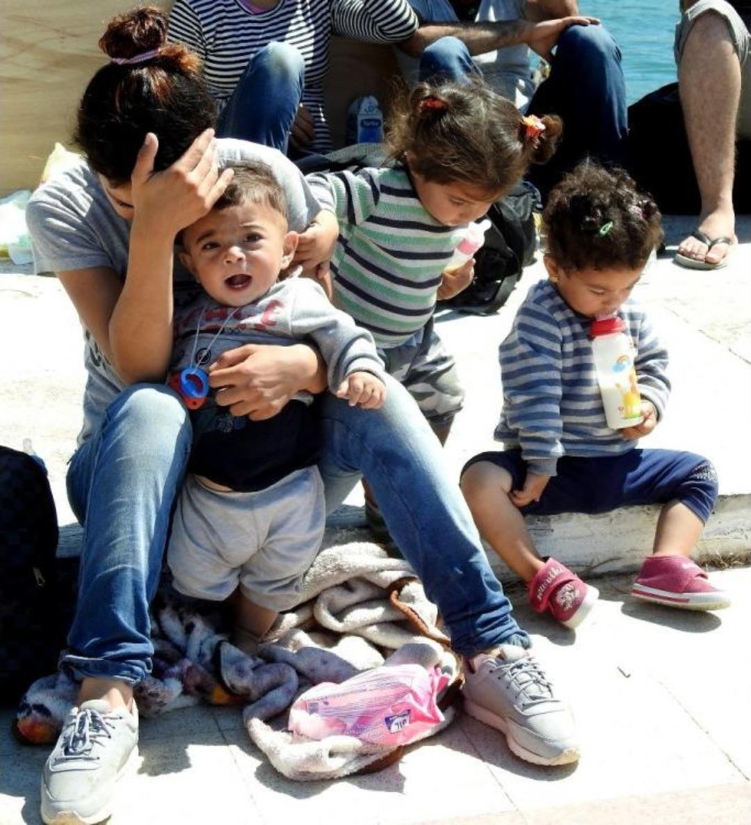 &Ccedil;eşme&rsquo;de 56 Sığınmacı Yakalandı