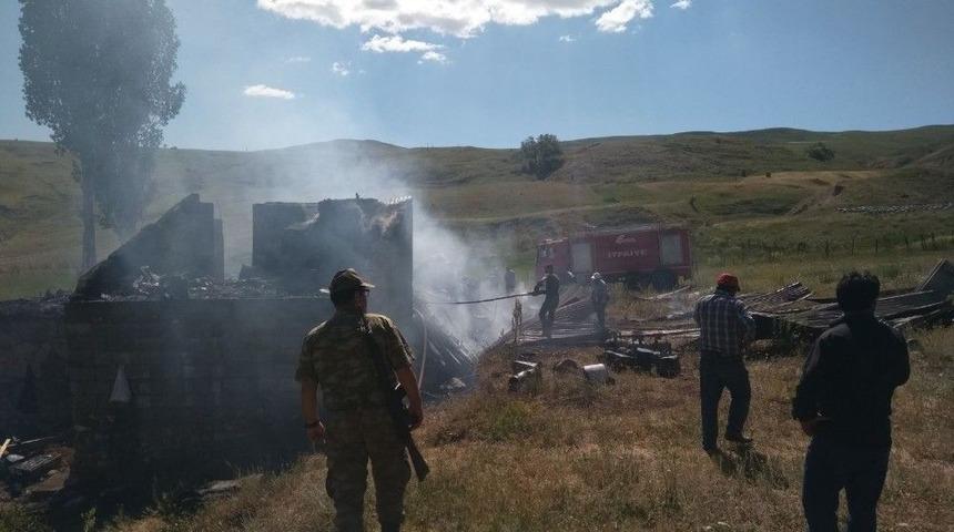 Aşkale’de Korkutan Yangın