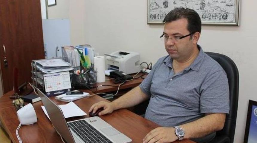 Prof.dr. &Ouml;zt&uuml;rk: Kırkpınar'da Davul-Zurna Pehlivanlarla M&uuml;zisyenlerin Etkileşim Simgesi