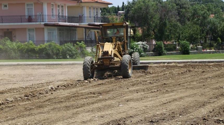 Burhaniye Engelleri Aşıyor Projesinde Peyzaj D&uuml;zenlemesi Devam Ediyor