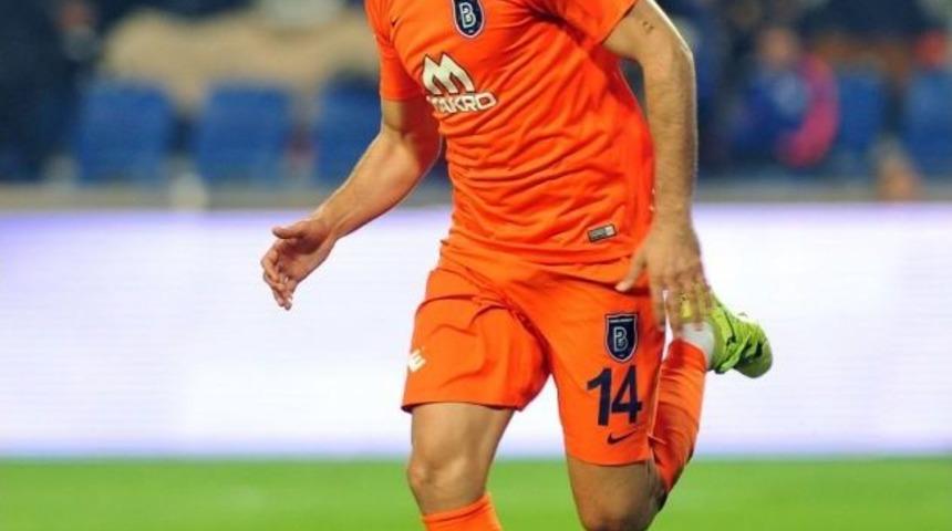 Başakşehir&rsquo;de Bekir İrteg&uuml;n İle Yollar Ayrıldı