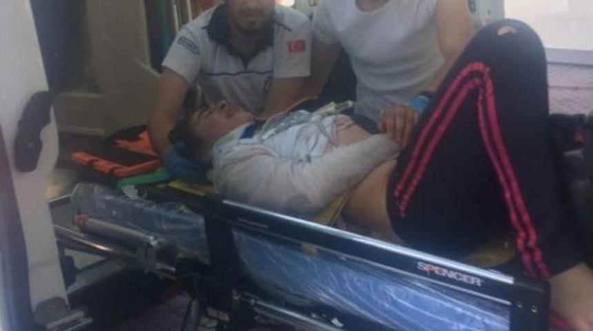 Otomobil Takla Attı: 4 Yaralı