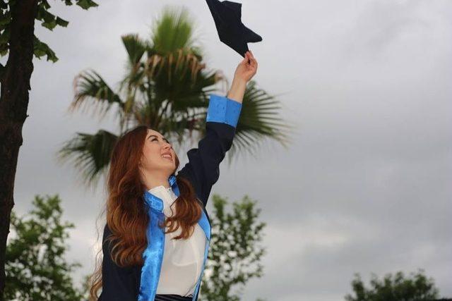 Akyazılı Genç Kız Düzce Üniversitesi Birincisi Oldu