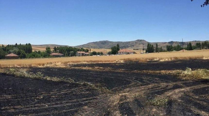 Sorgun&rsquo;da Ekili Tarım Arazisinde Yangın &Ccedil;ıktı
