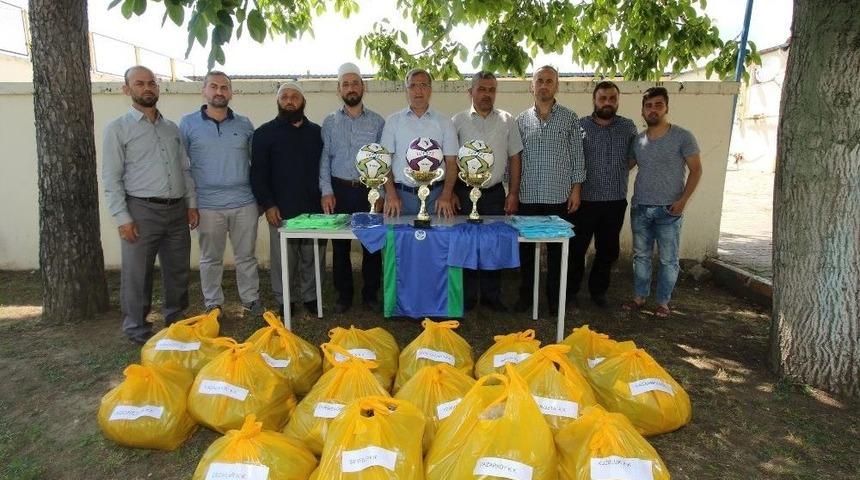 Yaz Kuran Kursu &Ouml;ğrencileri Futbol Turnuvasına Tam Destek