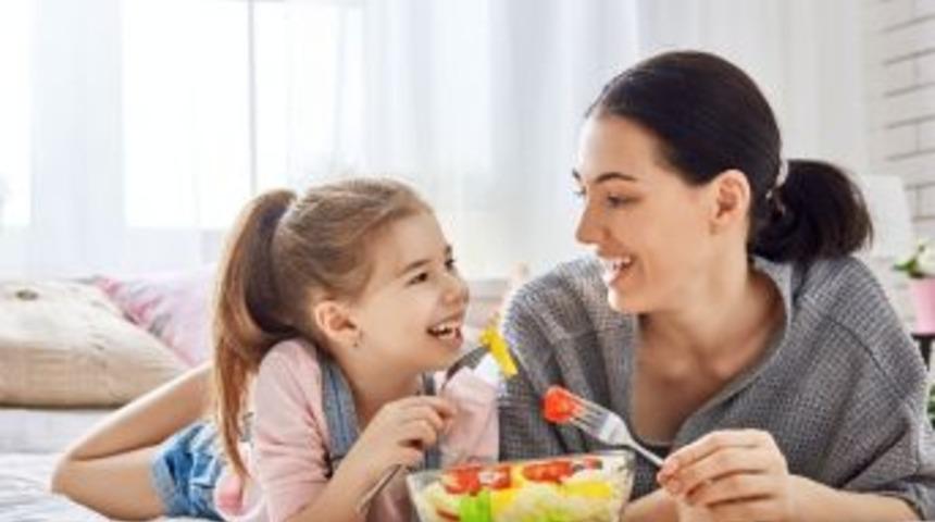 Yanlış Beslenme &Ouml;ld&uuml;rebiliyor