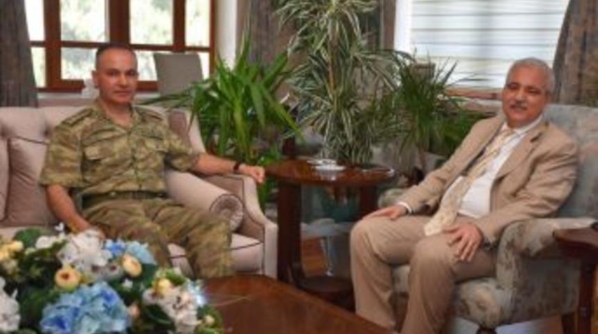 Vali G&uuml;ven&ccedil;er&rsquo;den Yeni Tugay Komutanına Başarı Dileği