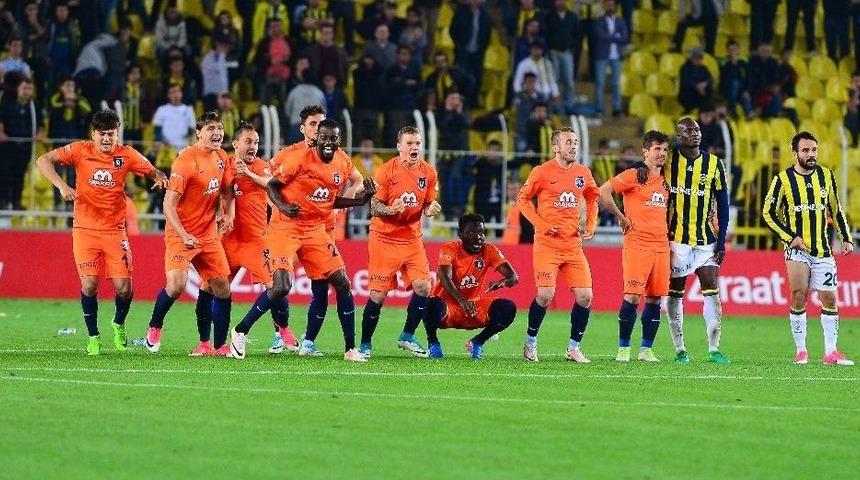 Başakşehir&rsquo;de Defans Dağıldı
