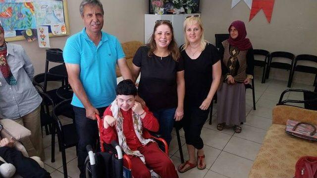 Umut Treni Derneği&rsquo;nden Boz&uuml;y&uuml;kl&uuml; Engellilere Destek 1