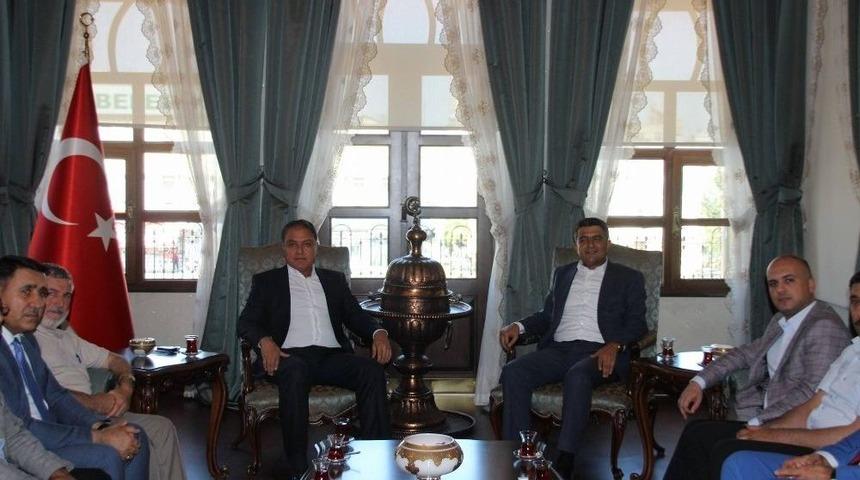 Ak Partililerden Vali Tekinarslan&rsquo;a Hoş Geldin Ziyareti