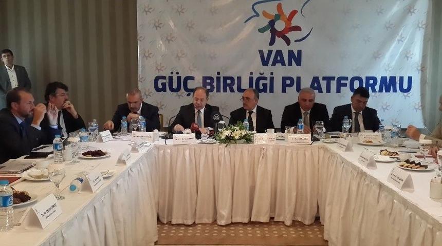 Bakan Akdağ, Van&rsquo;da Stk Temsilcileriyle Bir Araya Geldi