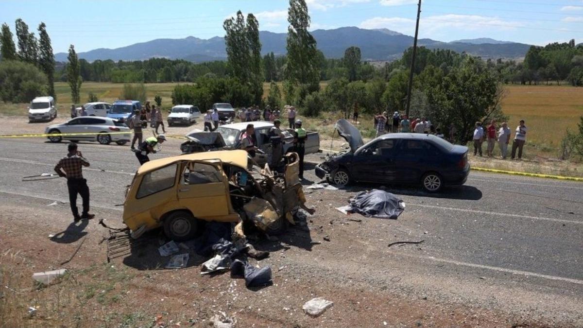 Muğla&rsquo;da Zincirleme Kaza: 3 &Ouml;l&uuml;, 4 Yaralı